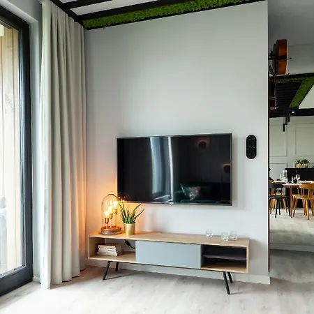 Flora Deluxe - Hav Aparts Apartment